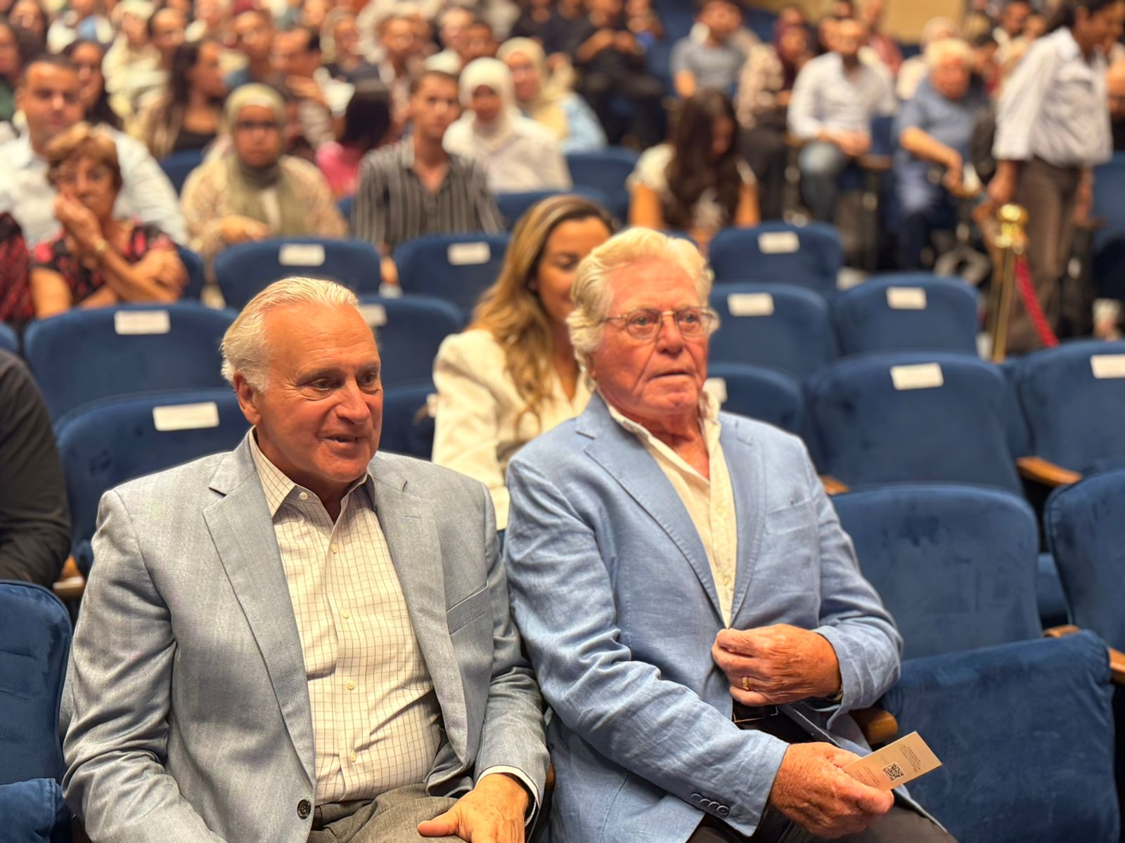 وصول الفنان حسين فهمى وصول الفنان حسين فهمى