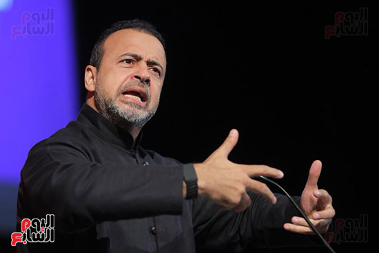 بدء ندوة الداعية مصطفى حسنى (10)