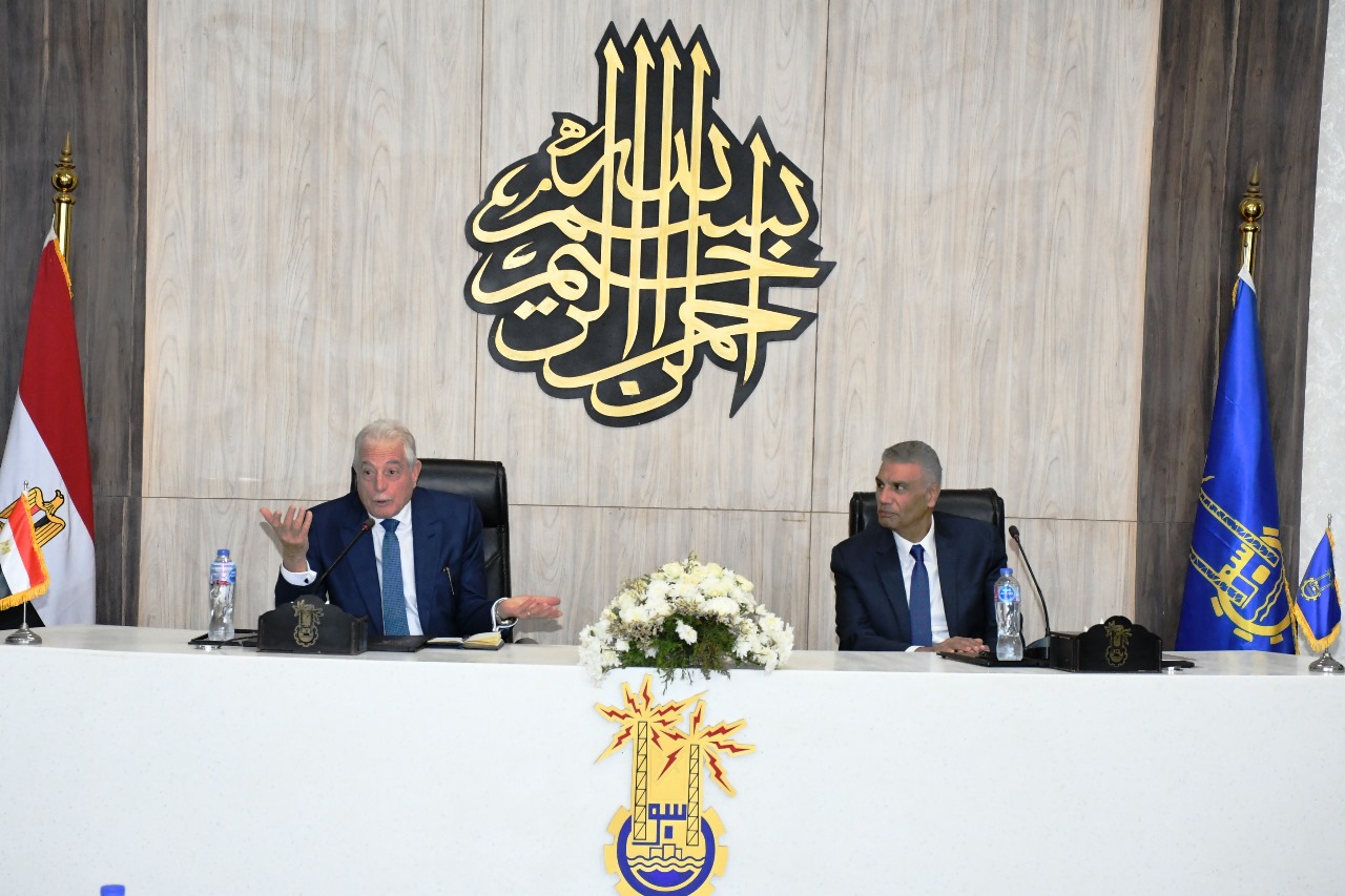 اللواء خالد فوده خلال المجلس التنفيذى