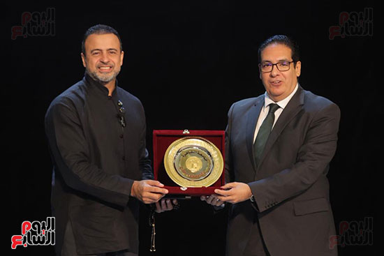 تكريم الداعية مصطفي حسني بجامعة القاهرة (1)