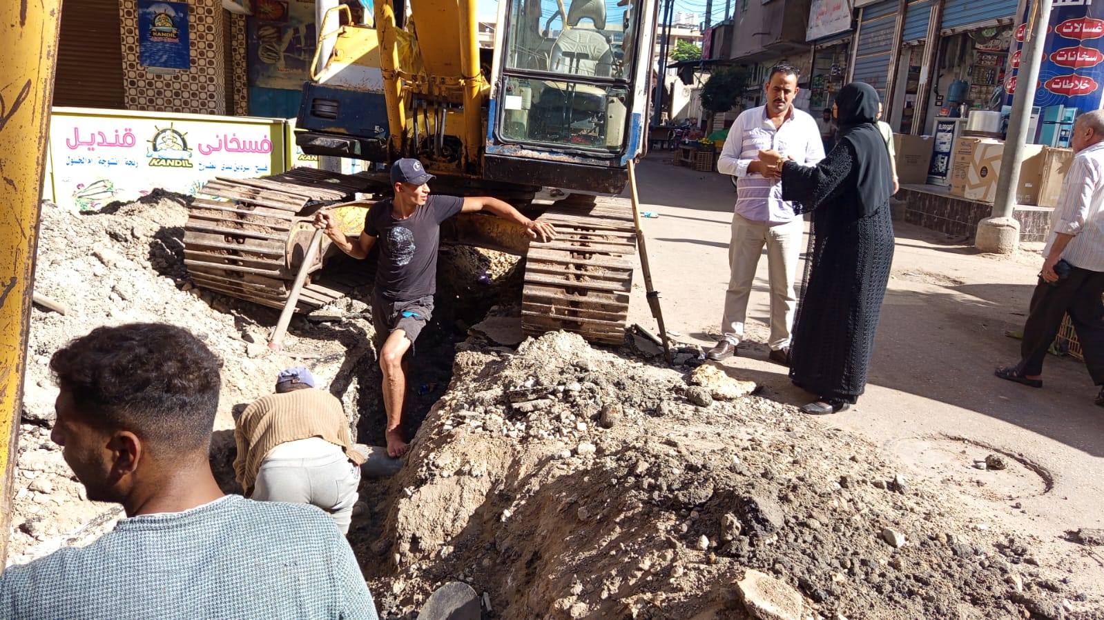 إحلال وتجديد خط مياه 12 بوصة وإصلاح مشكلات الصرف بدسوق