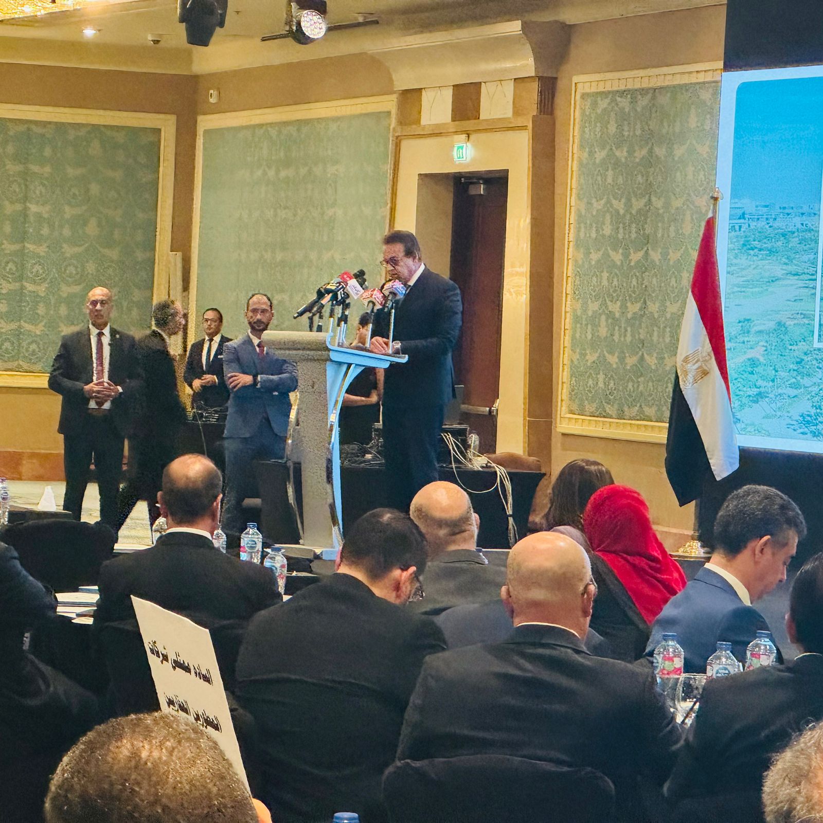 02e16432-678d-4de8-af77-032a78dec9a8