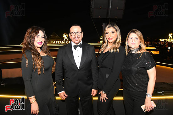 المطرب هشام عباس