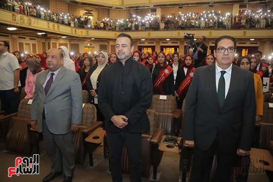 بدء ندوة الداعية مصطفى حسنى (11)