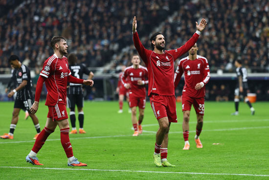 سوبوسلاي لاعب ليفربول يحتفل بالهدف الخامس سوبوسلاي لاعب ليفربول يحتفل بالهدف الخامس