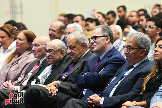 السيد عمرو موسى والمهندس إبراهيم محلب ومصطفى الفقى السيد عمرو موسى والمهندس إبراهيم محلب ومصطفى الفقى