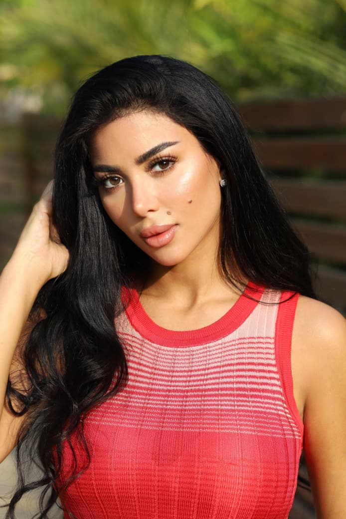 كارولين عزمى ضمن قائمة أجمل 50 وجها فى الشرق الأوسط لعام 2025 (5)