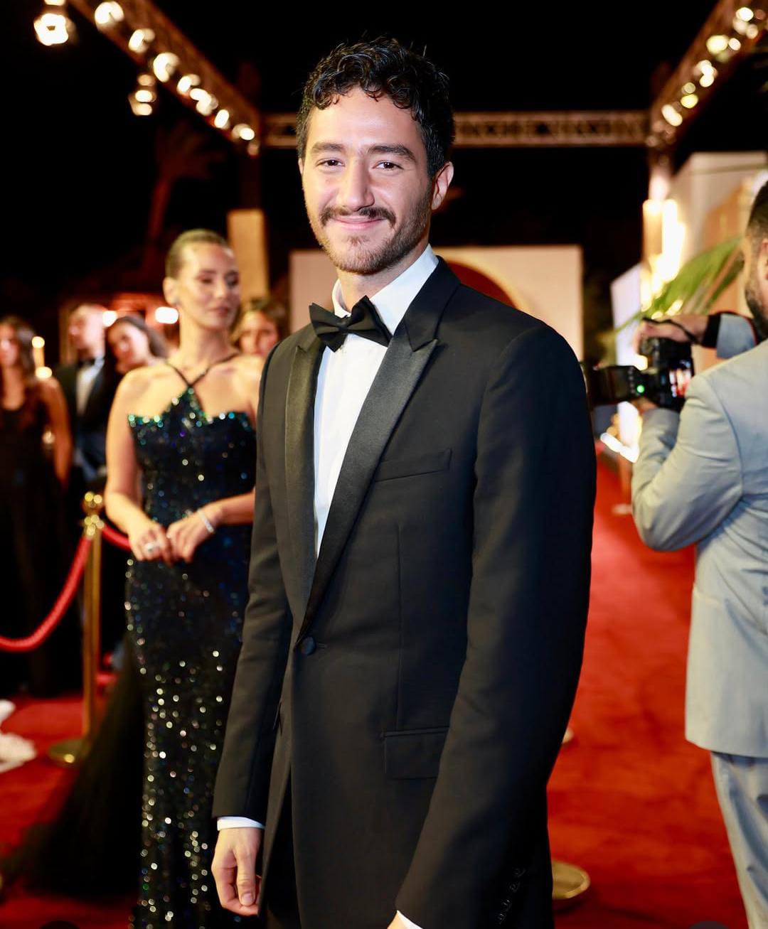 نيللى كريم وايمان العاصى وابنتها وأسماء جلال على السجادة الحمراء لحفل ختام مهرجان الجونة (2)