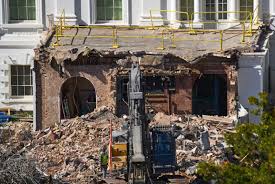 هدم الجناح الشرقي