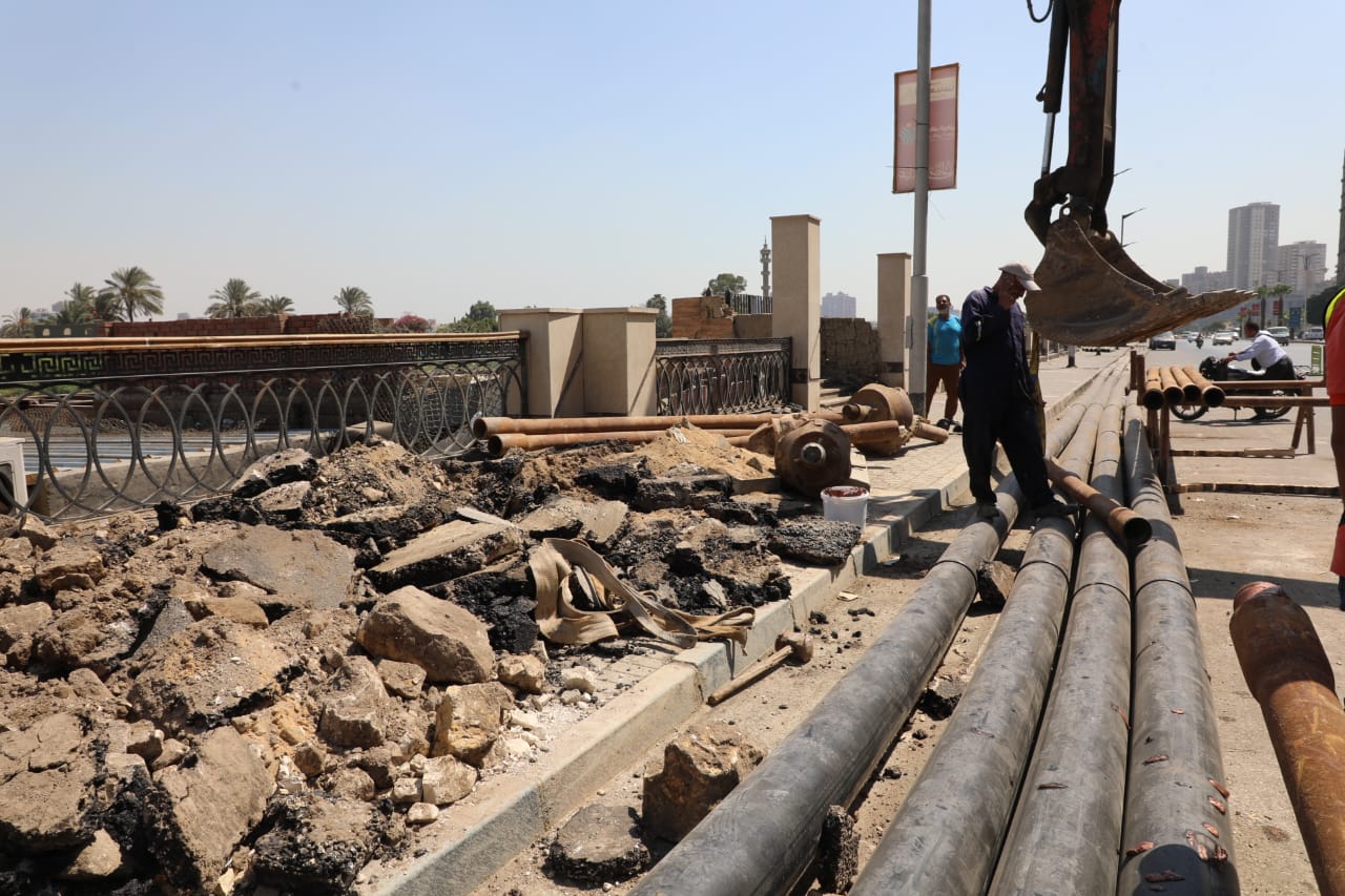 انتهاء أعمال الحفر النفقى لكابلات تغذية محطات مياه جزيرة الذهب