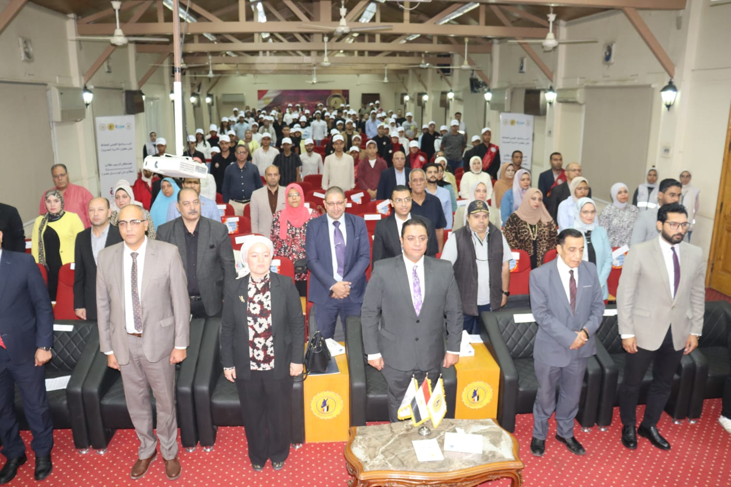 الجلسة الافتتاحية لمعسكر التضامن الاجتماعى الجلسة الافتتاحية لمعسكر التضامن الاجتماعى