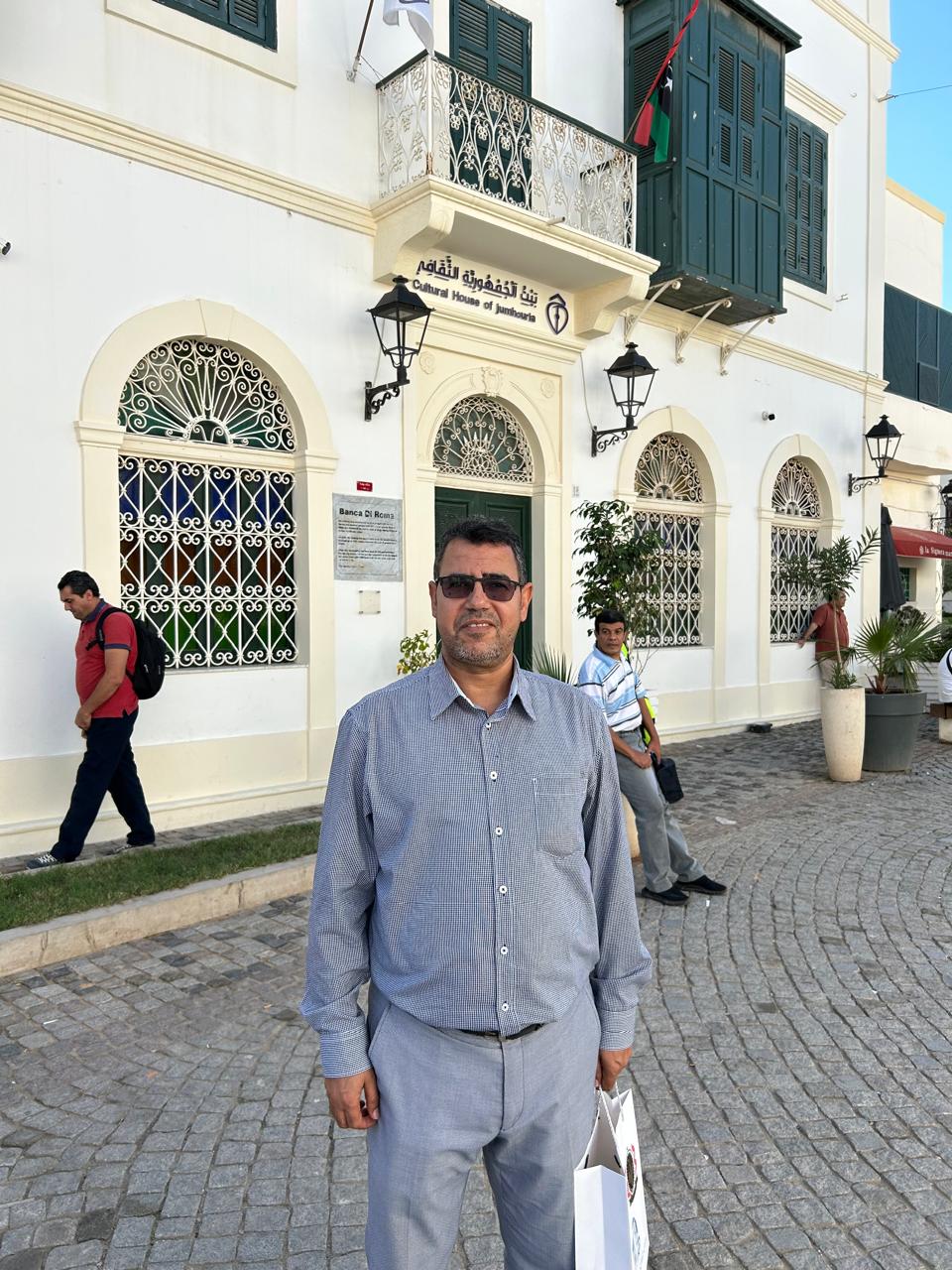 الزميل عبد الحليم سالم يشارك في جولة بمدينة طرابلس القديمة