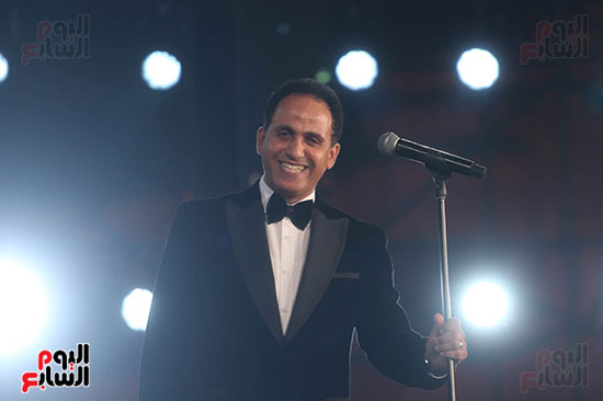 المطرب ياسر سليمان خلال حفله بمهرجان الموسيقى العربية