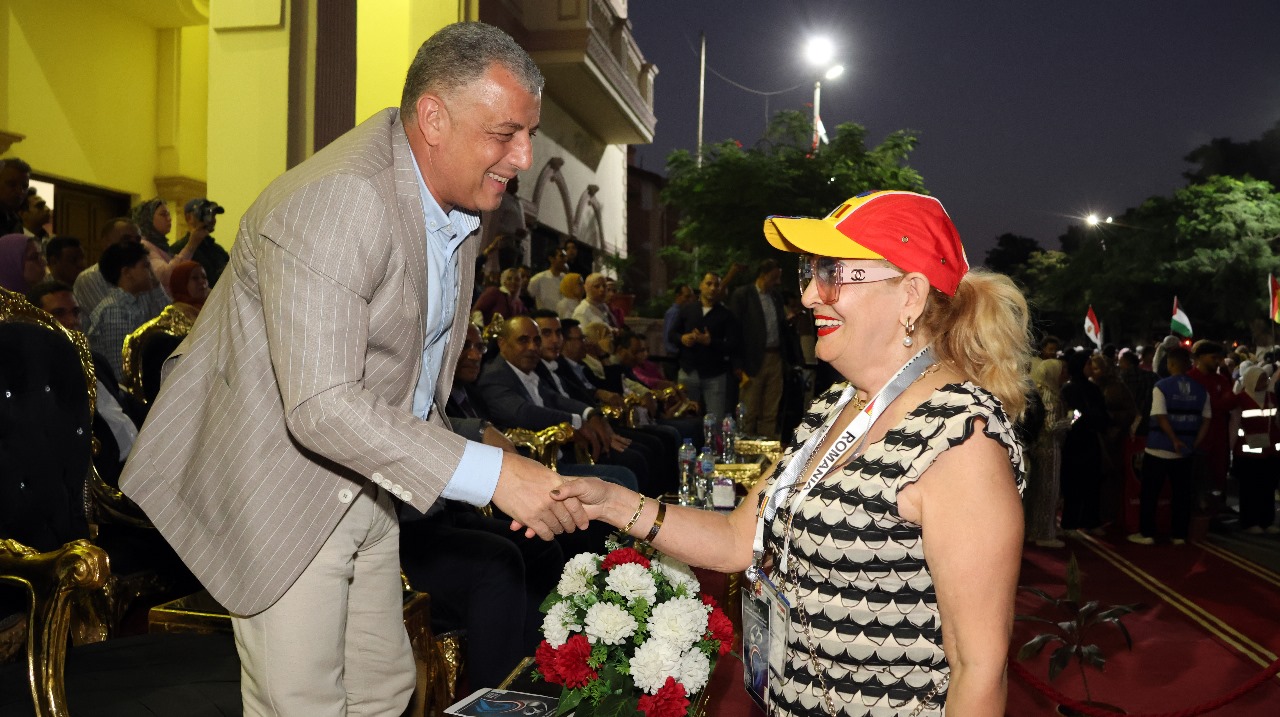 المحافظ والزائرين