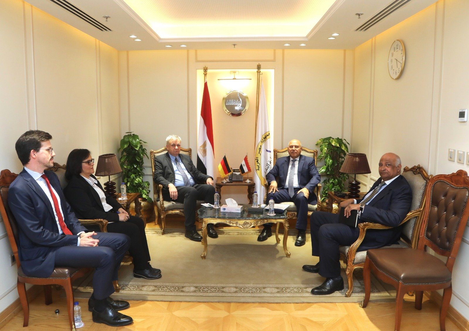 لقاء الفريق كامل الوزير 