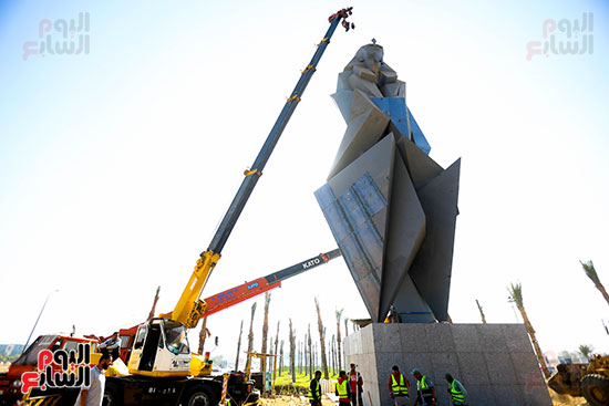 التمثال الجديد بمدخل الطريق الصحراوي التمثال الجديد بمدخل الطريق الصحراوي