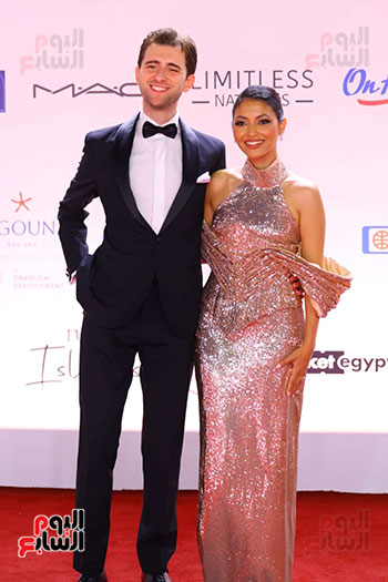 مى الغيطانى وزوجها (2)