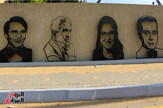 الفنانون المصريون على الحوائط والجدران فى طريق المتحف المصرى الكبير الفنانون المصريون على الحوائط والجدران فى طريق المتحف المصرى الكبير