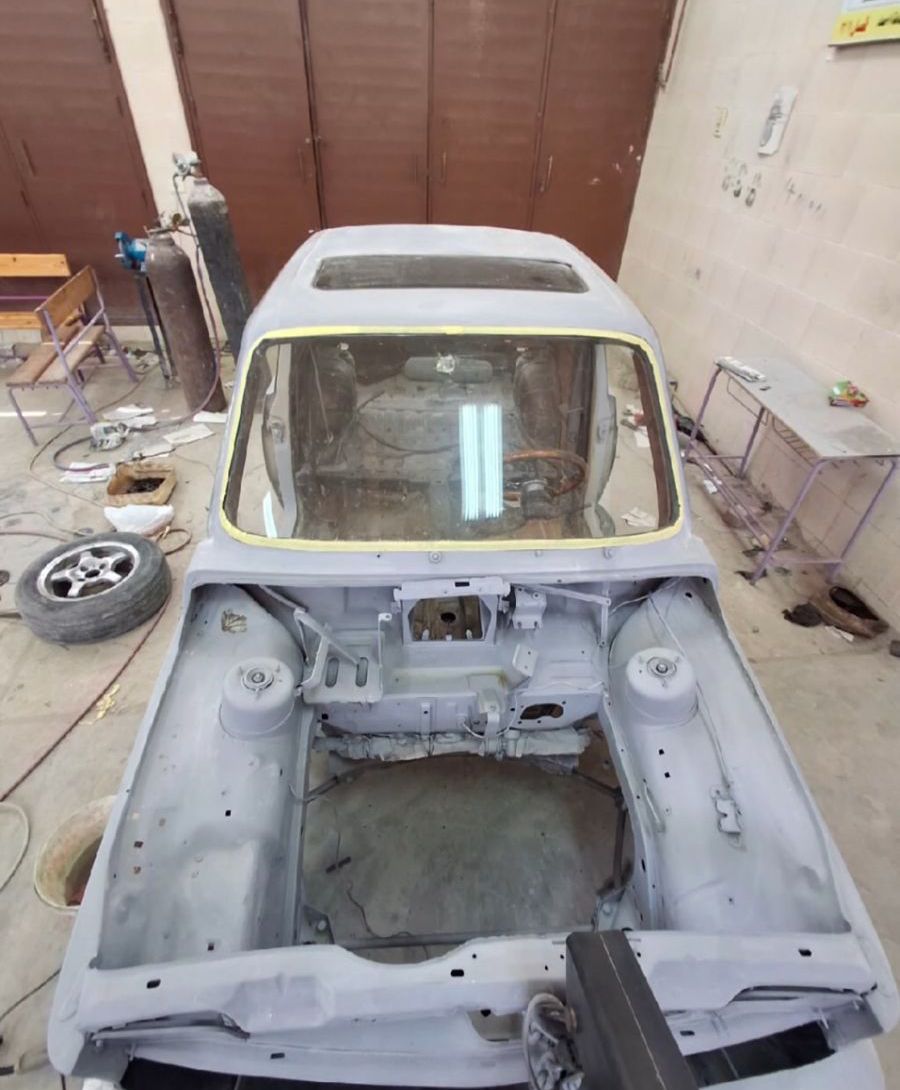 السيارة أثناء التجهيز