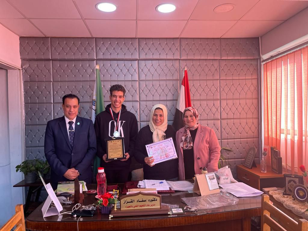 السيارة الكهربائية 