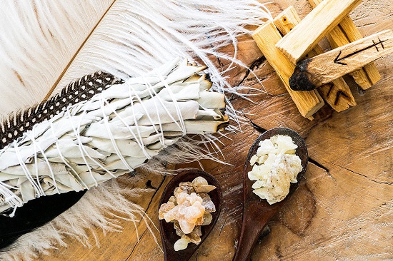 استخدام الاحجار الكريمة استخدام الاحجار الكريمة