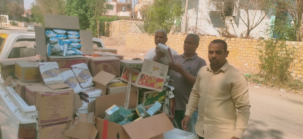 قبل أن تصل لأيدى أطفال الأقصر ضبط 1200 كيس سناكس منتهى الصلاحية قبل أن تصل لأيدى أطفال الأقصر ضبط 1200 كيس سناكس منتهى الصلاحية