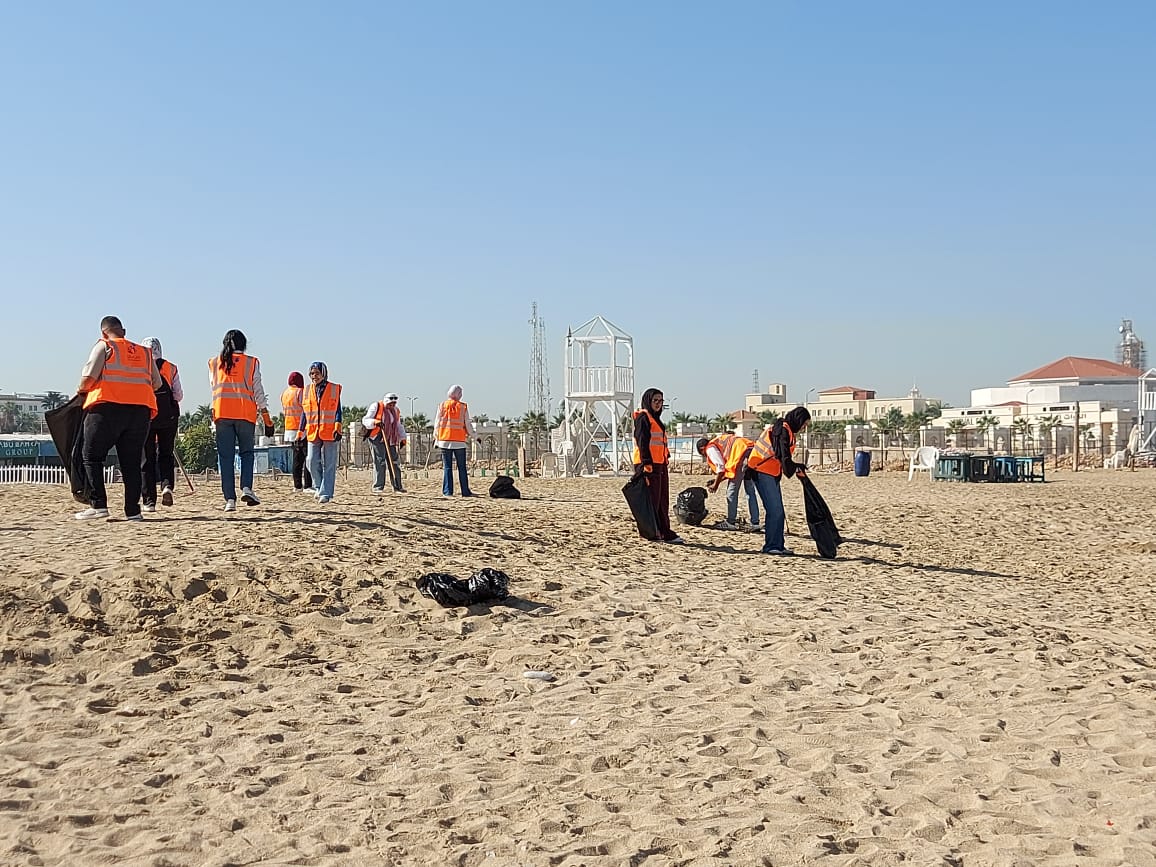 حملة تنظيف الشاطئ حملة تنظيف الشاطئ