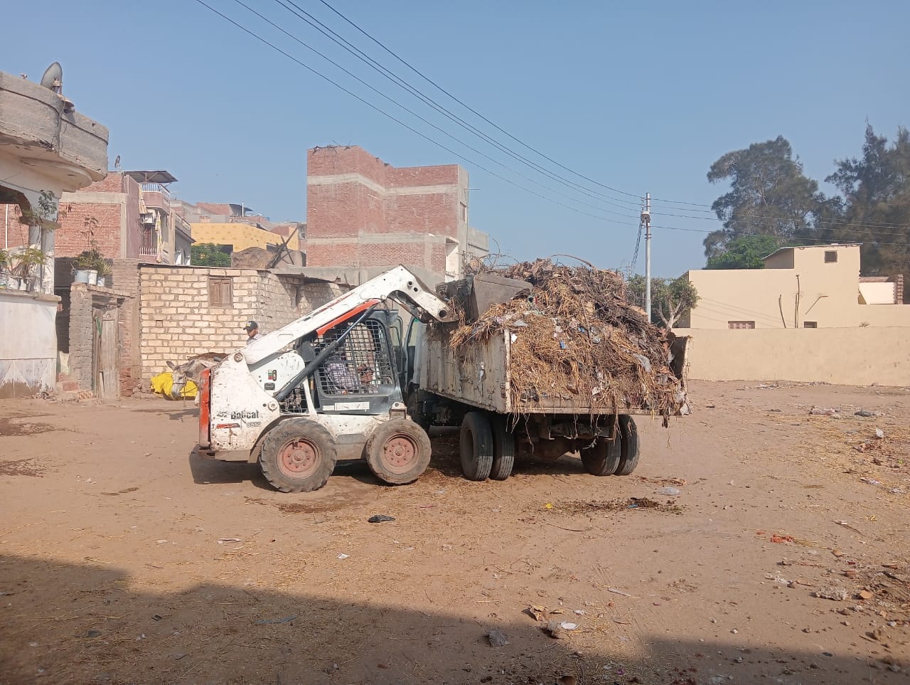 رفع المخلفات بالقرى
