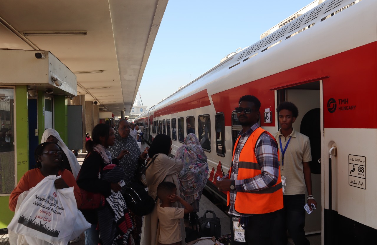 السكة الحديد تسيّر الرحلة الثامنة والعشرين ضمن مشروع العودة الطوعية السكة الحديد تسيّر الرحلة الثامنة والعشرين ضمن مشروع العودة الطوعية