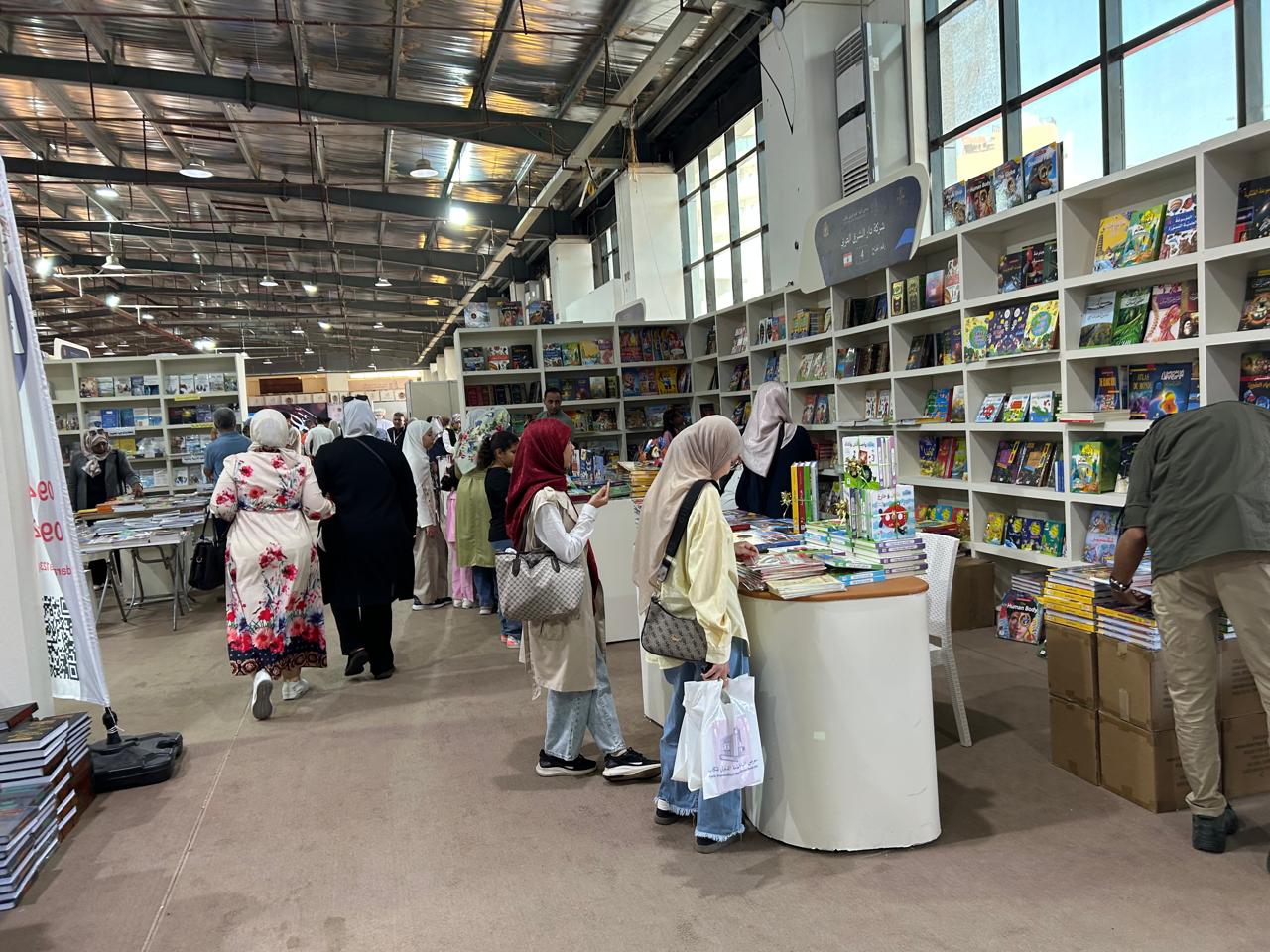 اقبال على المعرض