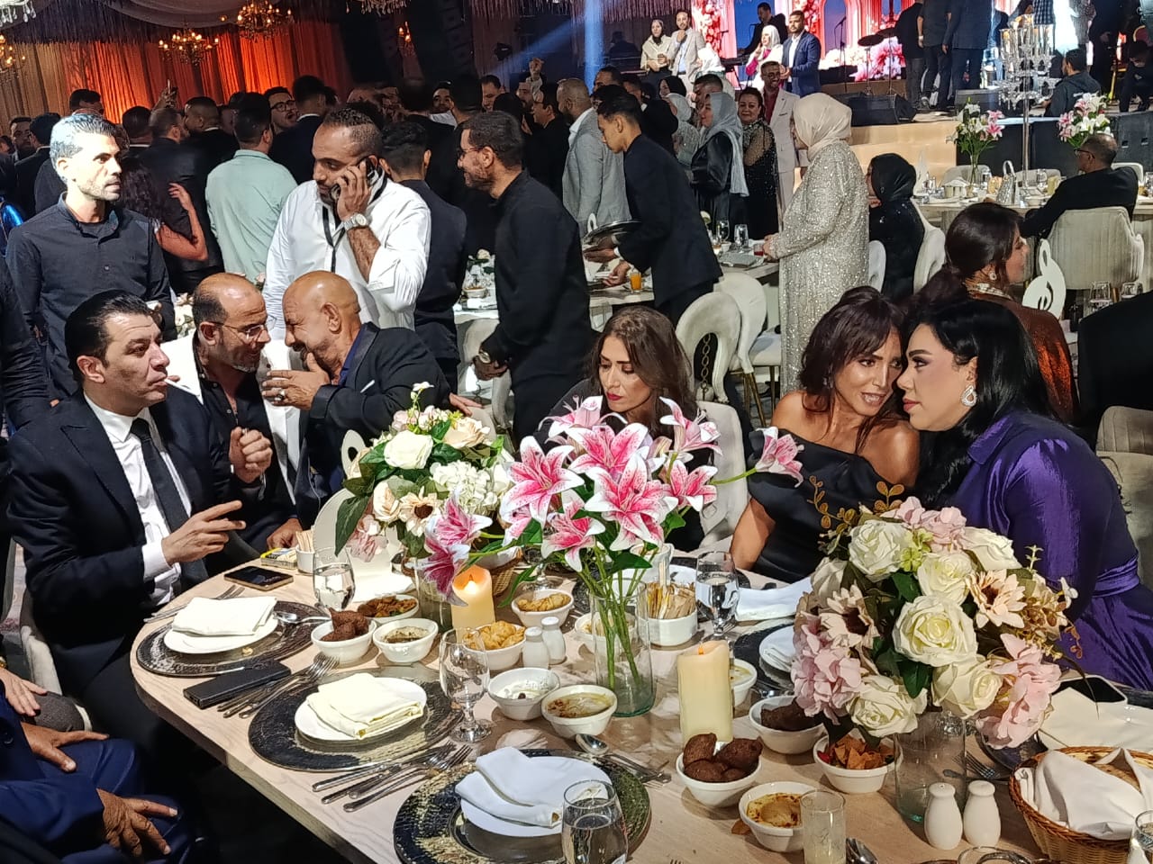 مصطفى كامل وشيماء سيف وروجينا ومحمد لطفى فى حفل زفاف احمد جمال (1)