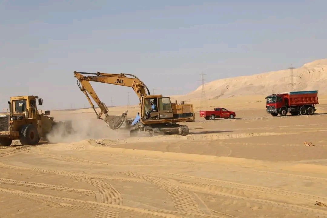 تجهيز مواقع 7 معامل للحرير