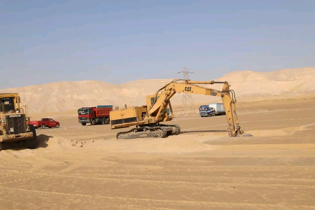 بدء العمل فى مشروع الحرير الطبيعي بالخارجة