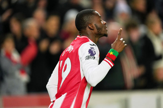 اللاعب أوتارا يحتفل بالهدف