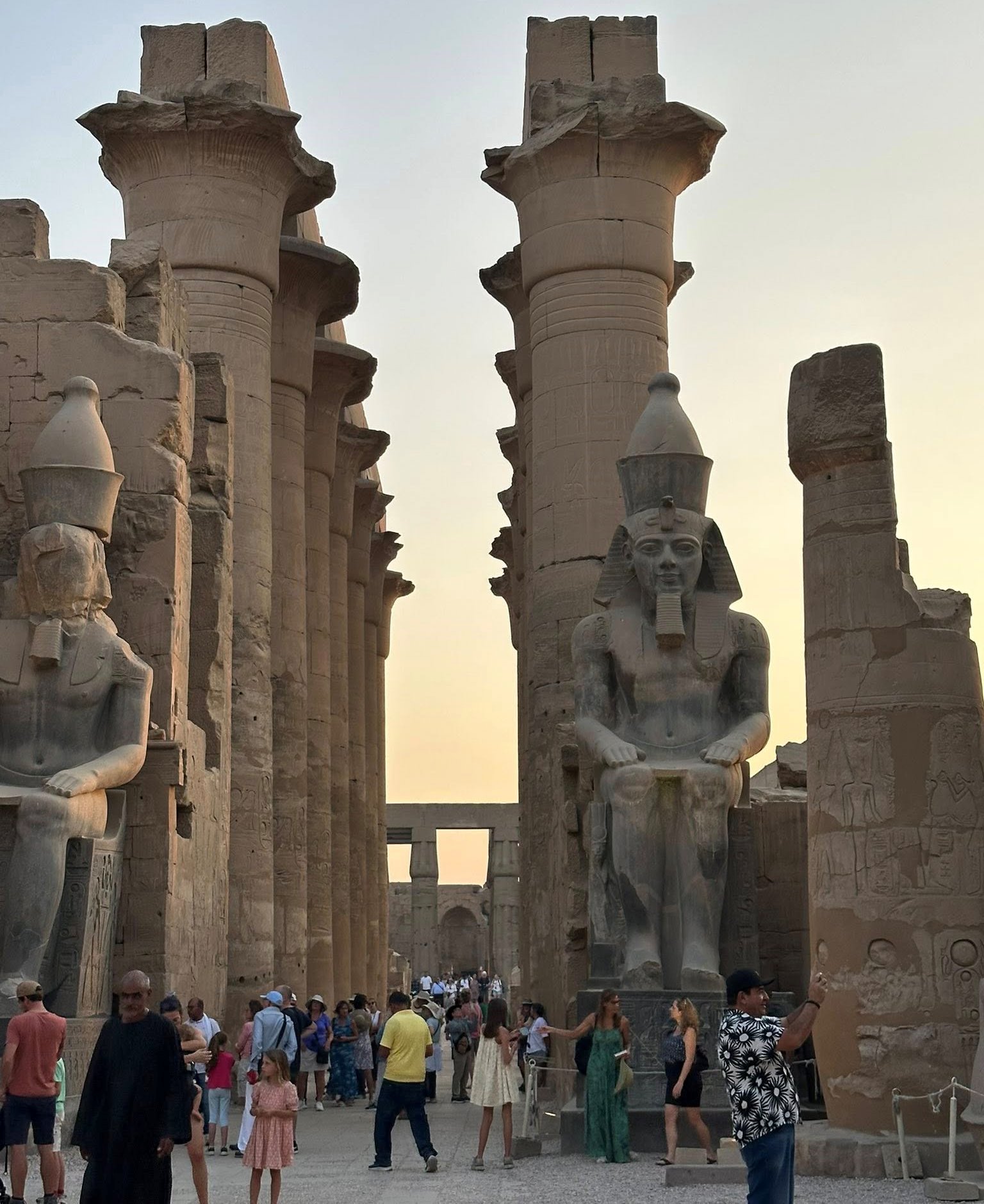 زيارات ضيوف العالم اليومية فى معبد الأقصر