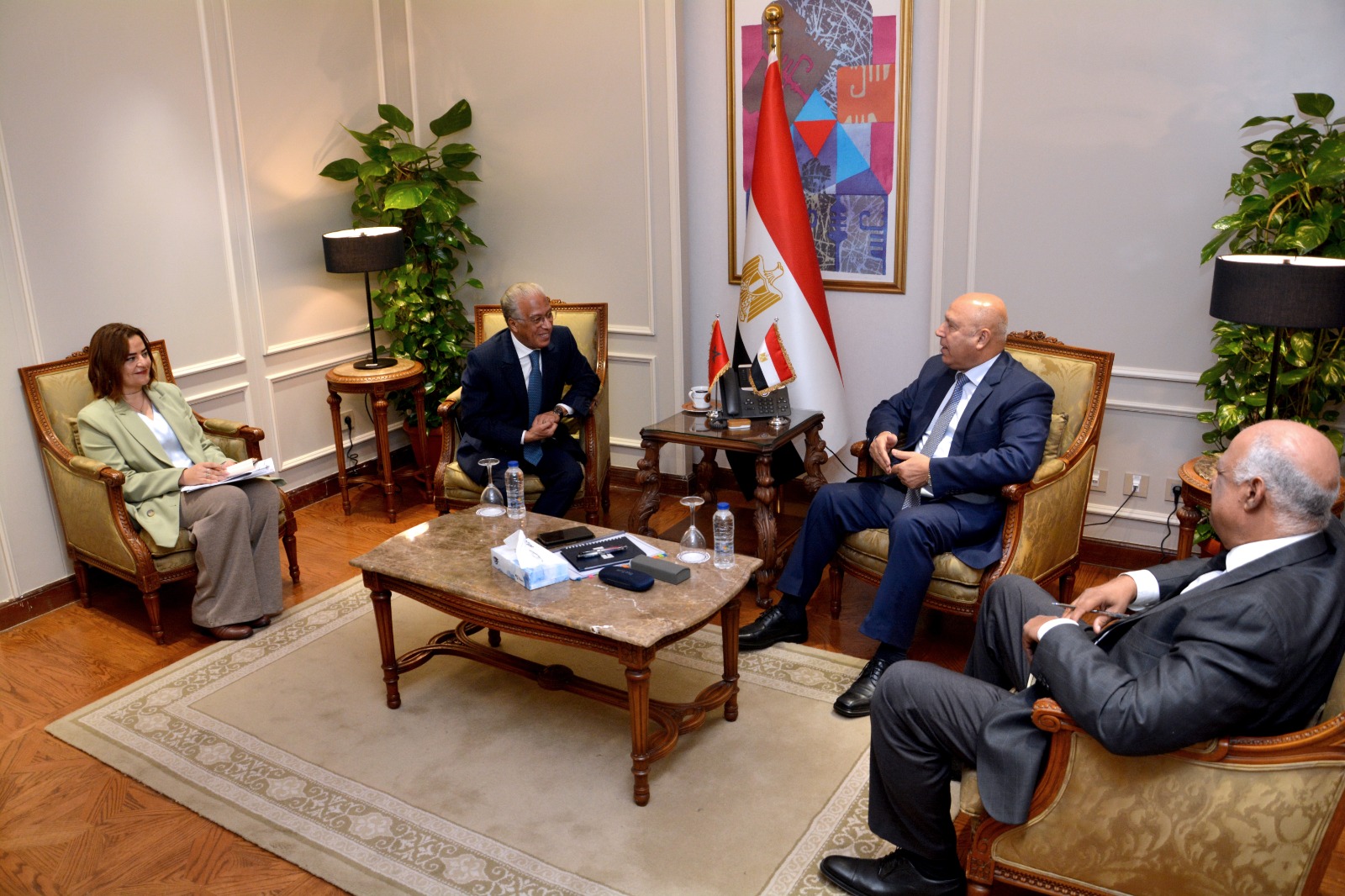 جانب من اللقاء جانب من اللقاء