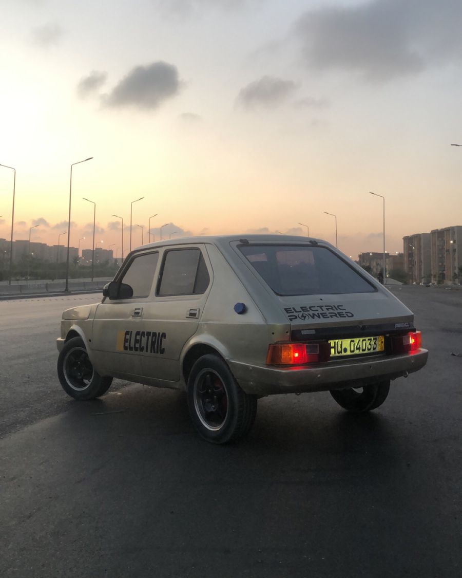 السيارة الكهربائية 1