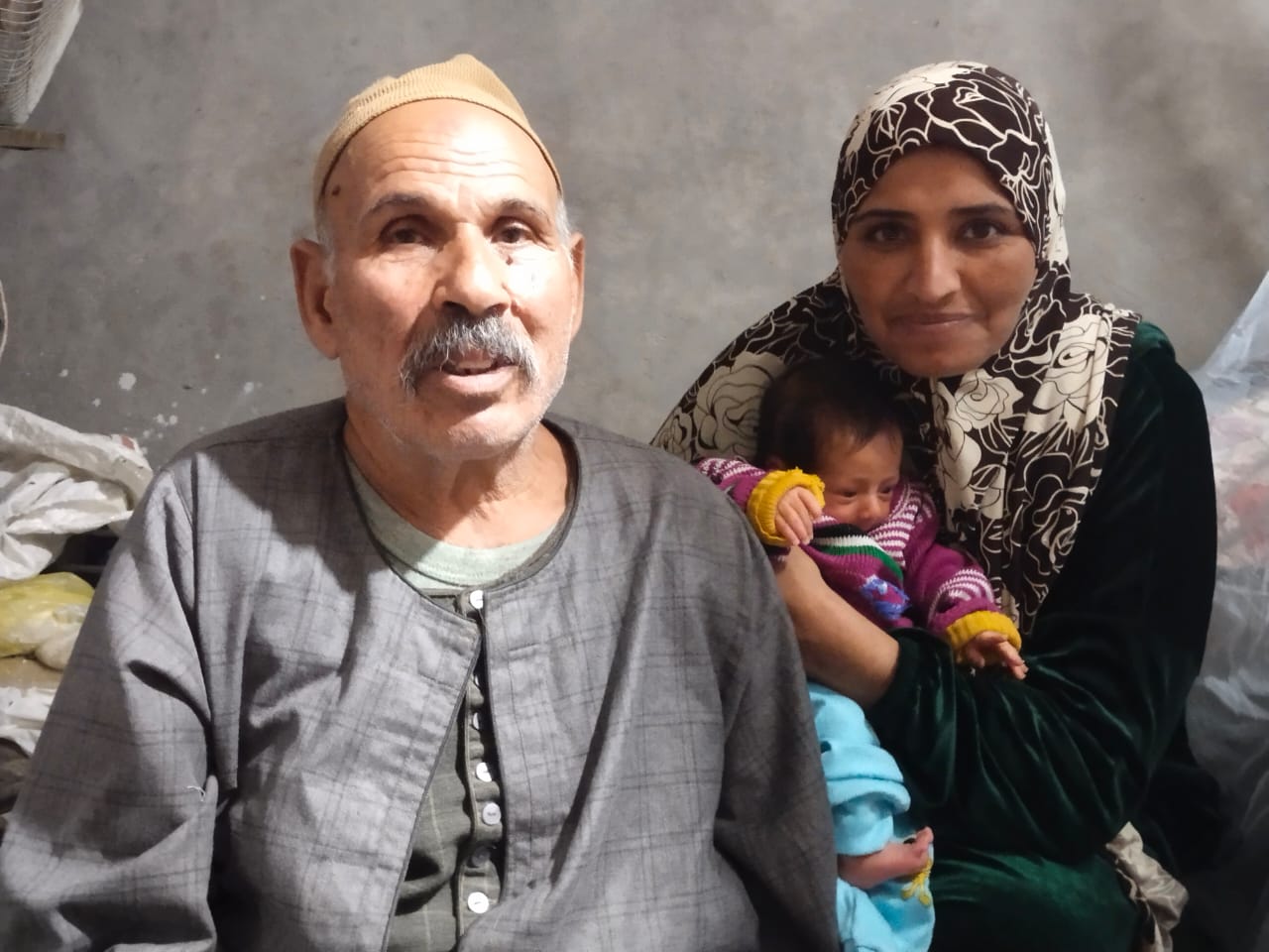 الزوجة والطفل والأب