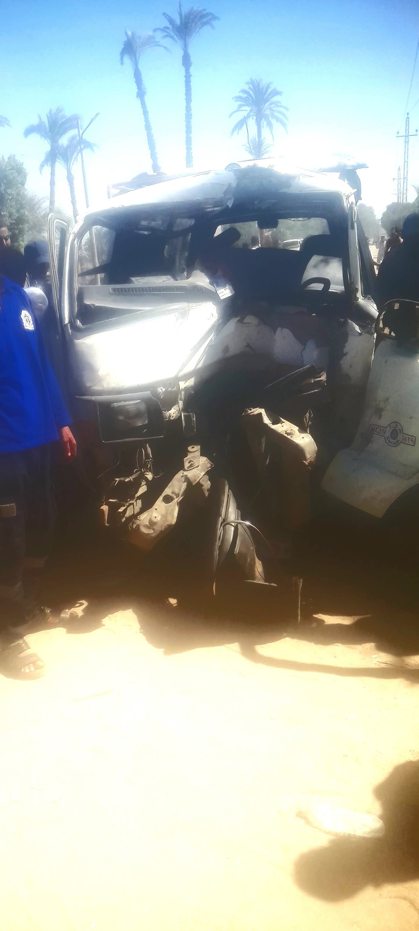 تحطم واجهة السيارة 