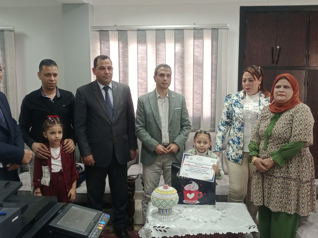 وكيل تعليم كفر الشيخ يكرم الطفلة الأمينة