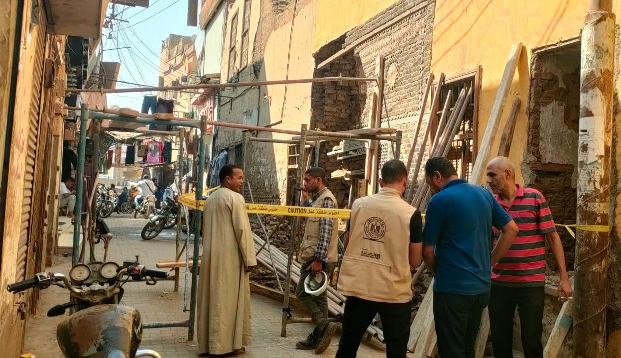 متابعة واقعة إنهيار جزئي لواجهة منزل مسجلة بقائمة الآثار الإسلامية منذ 74 سنة متابعة واقعة إنهيار جزئي لواجهة منزل مسجلة بقائمة الآثار الإسلامية منذ 74 سنة