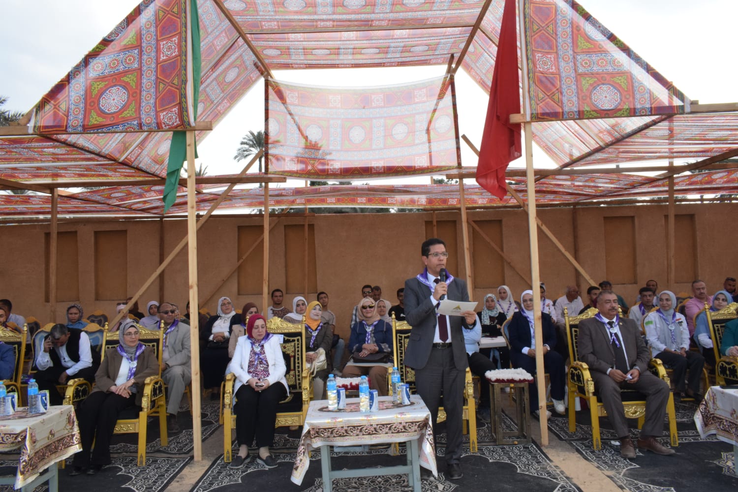 خلال افتتاح المهرجان الختامي خلال افتتاح المهرجان الختامي