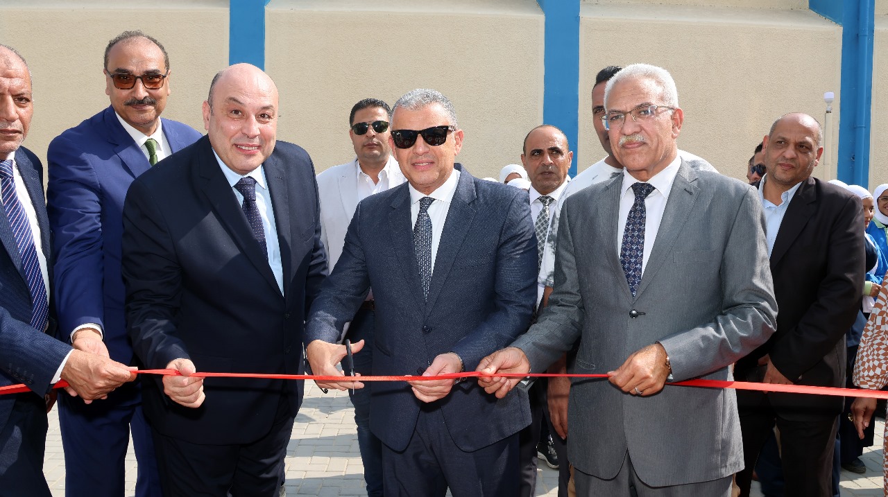 محافظ الإسماعيلية يفتتح مدرسة بنك مصر للتكنولوجيا التطبيقية والصناعات الدوائية