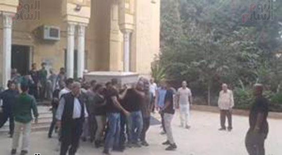 جنازة-شقيق-فريدة-سيف-النصر-2 جنازة-شقيق-فريدة-سيف-النصر-2