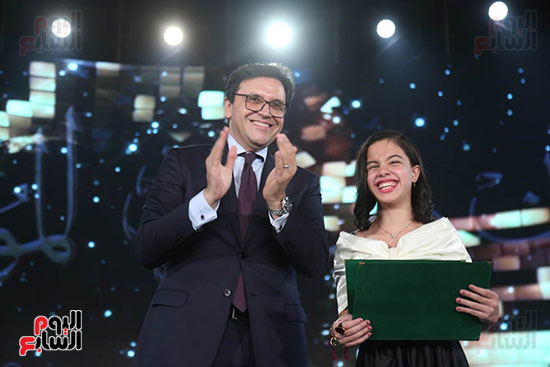 وزير الثقافة ورئيس الأوبرا يسلمان جوائز مهرجان الموسيقى العربية في حفل الختام