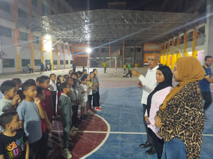 لقاء القيادات بالاطفال لقاء القيادات بالاطفال