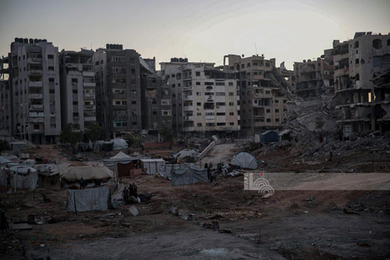 الخيام وسط المبانى المدمرة