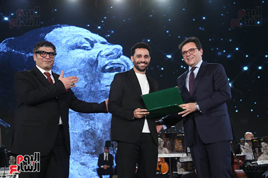وزير الثقافة ورئيس الأوبرا يسلمان جوائز مهرجان الموسيقى العربية