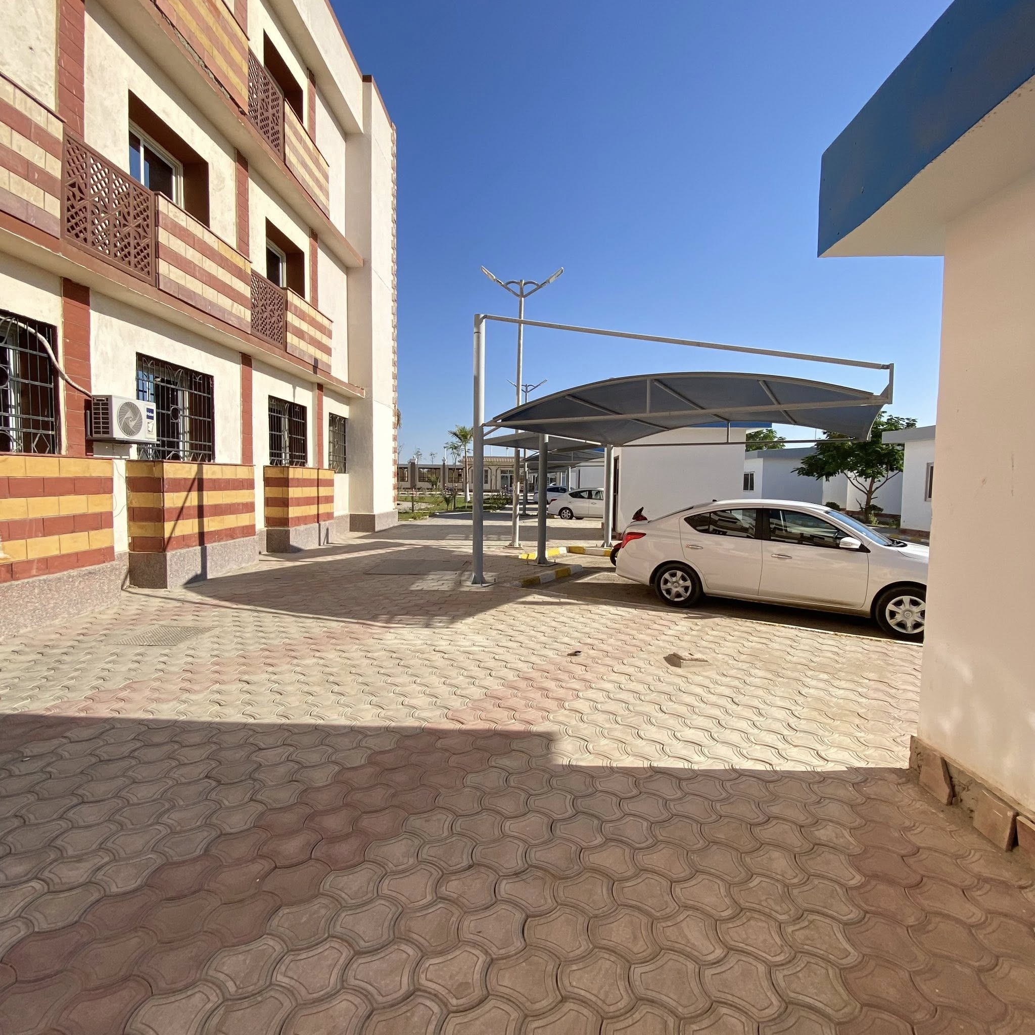 أماكن الإنتظار بوحدة فحص فنى إلكترونية لإدارة المرور بمدينة طيبة أماكن الإنتظار بوحدة فحص فنى إلكترونية لإدارة المرور بمدينة طيبة