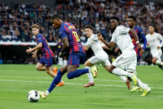 جانب من مباراة ريال مدريد وبرشلون جانب من مباراة ريال مدريد وبرشلون